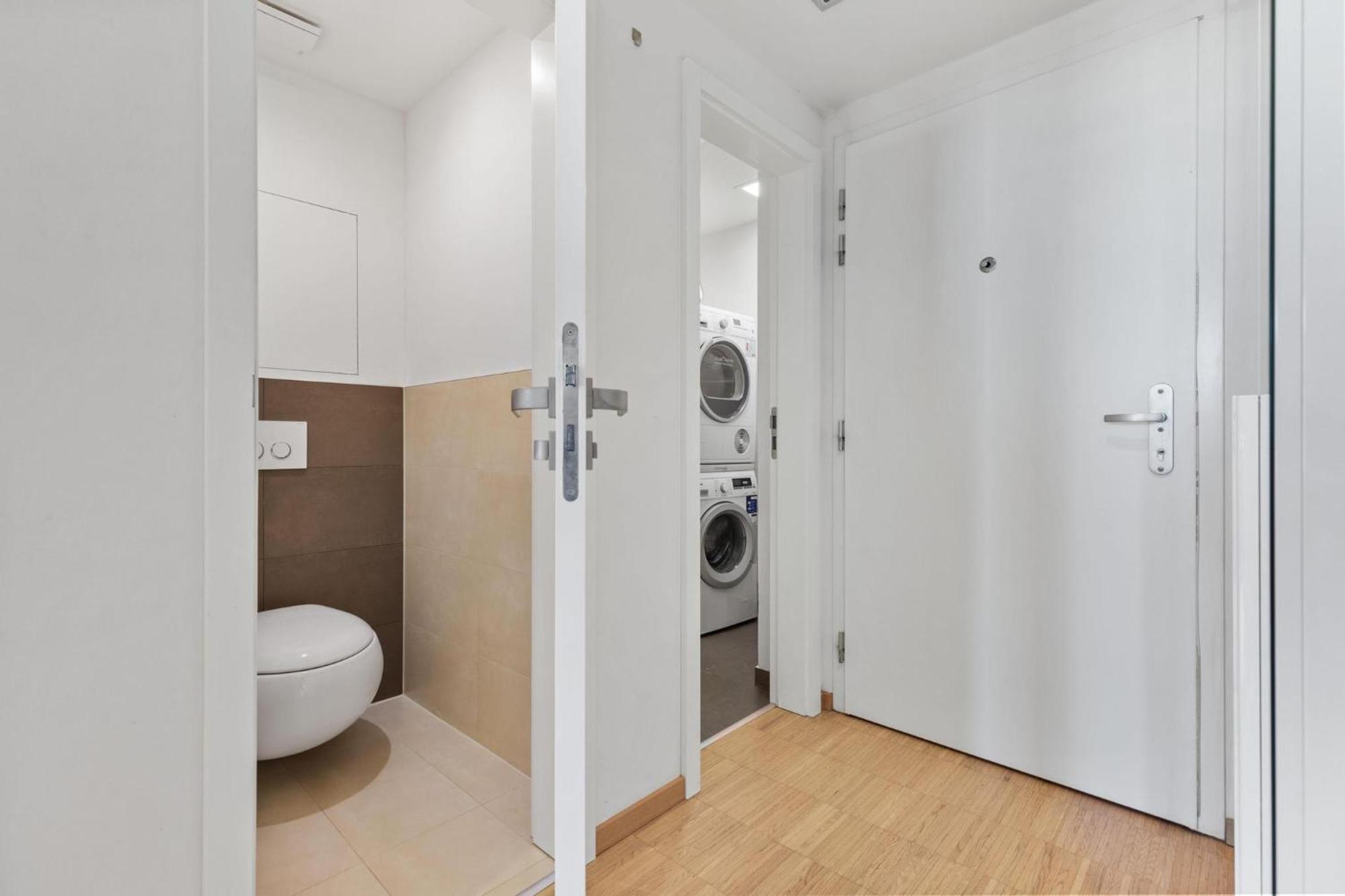Sky Apartman In Bratislava - With 2 Parking Places Exterior foto
