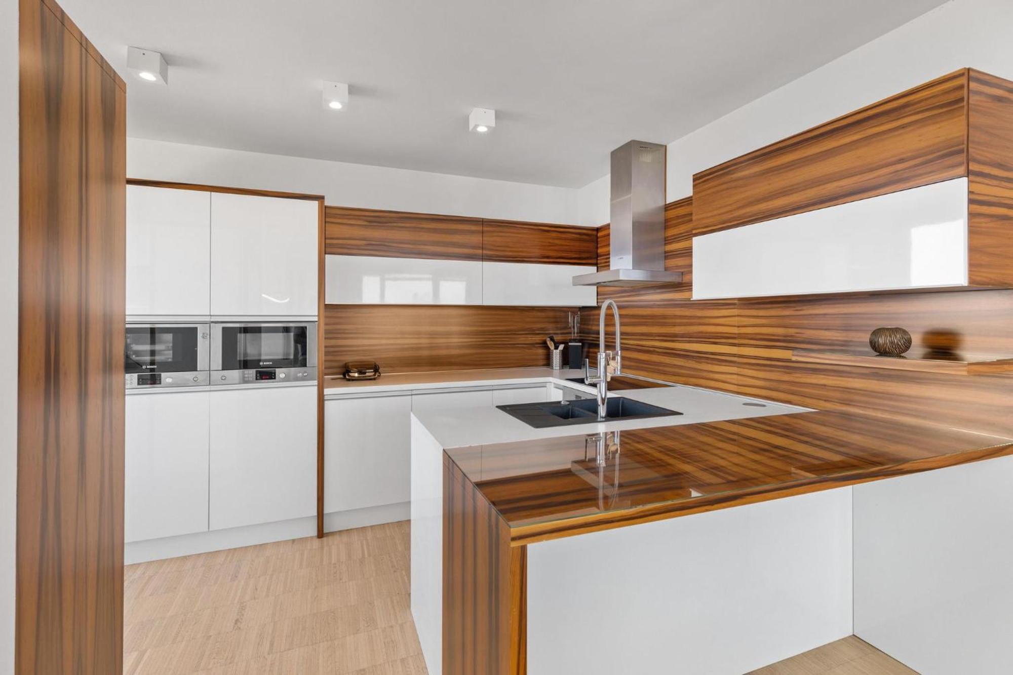 Sky Apartman In Bratislava - With 2 Parking Places Exterior foto